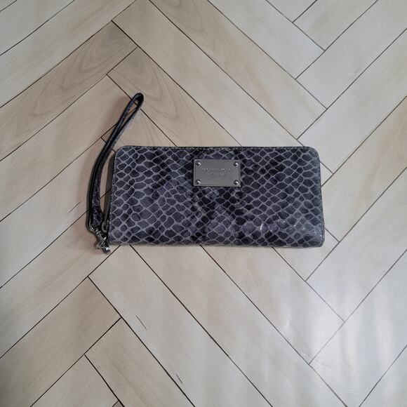 Michael Kors Grey Black Snakeskin Embossed Leather Wallet - Picture 1 of 15